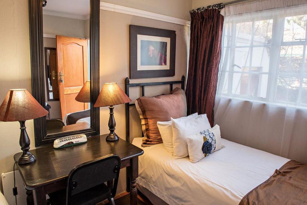 Oxnead Guesthouse Pretoria Bagian luar foto