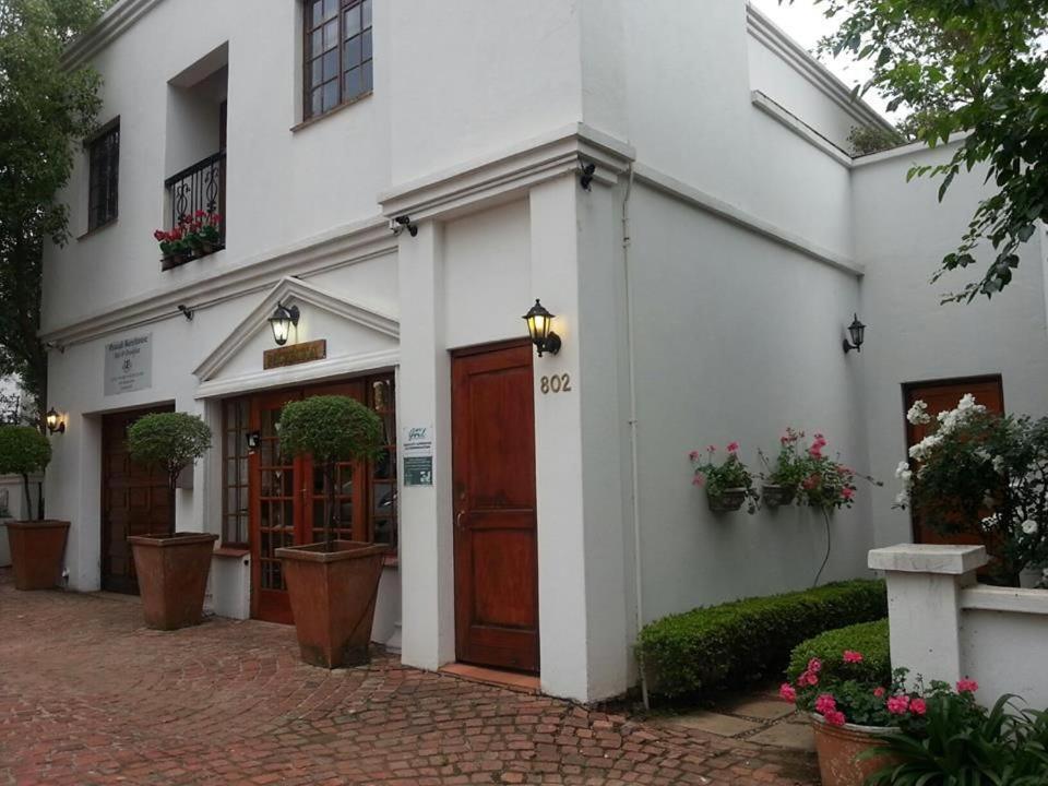 Oxnead Guesthouse Pretoria Bagian luar foto